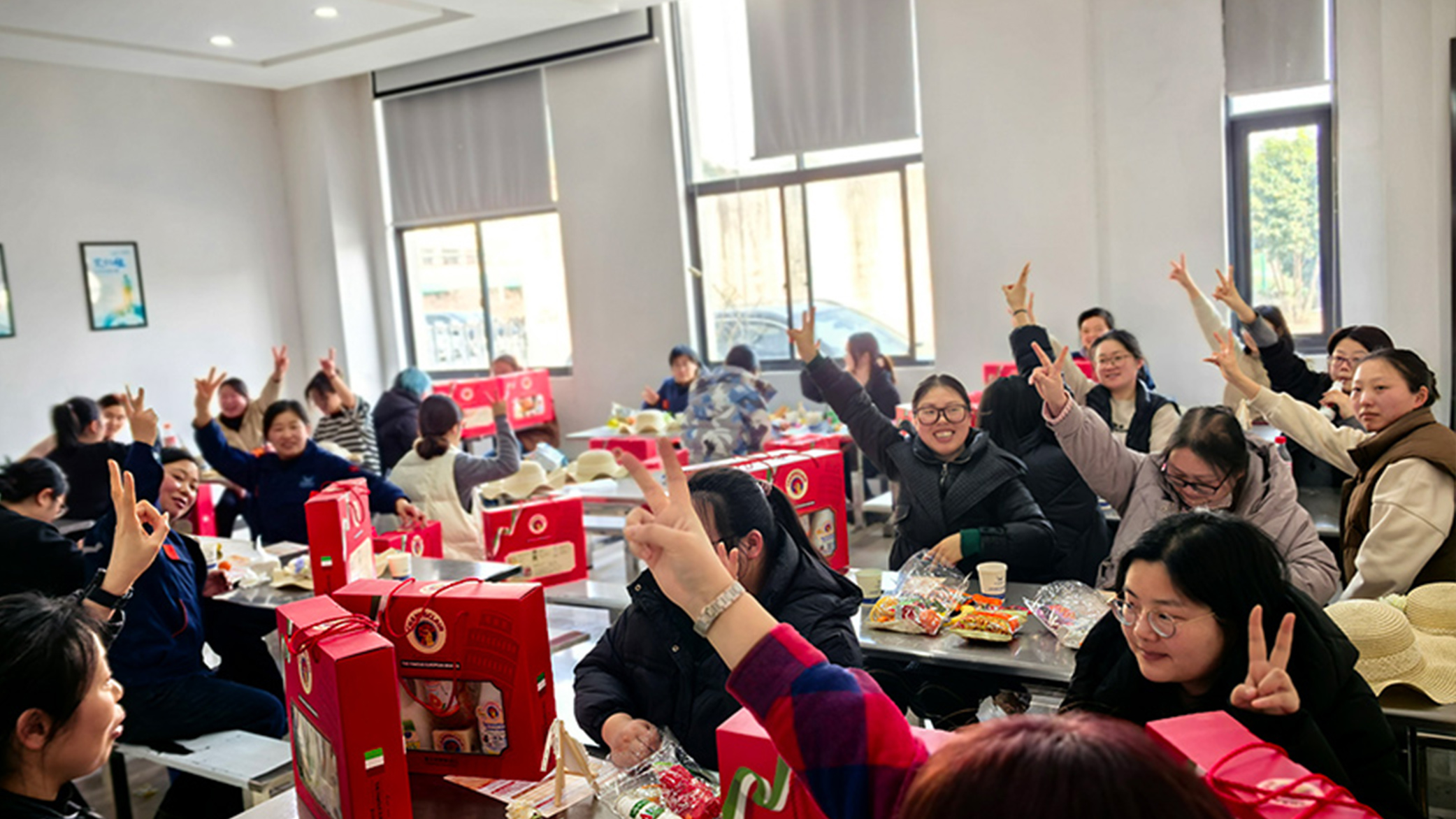 巾幗花爭艷，慶源展巧手——婦女節茶話會手工活動紀實